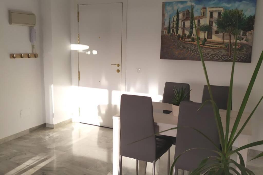 דירות אסטפונה Playa Escollera מראה חיצוני תמונה