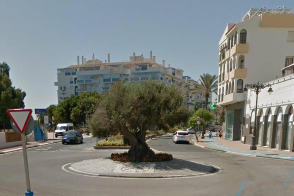 דירות אסטפונה Playa Escollera מראה חיצוני תמונה